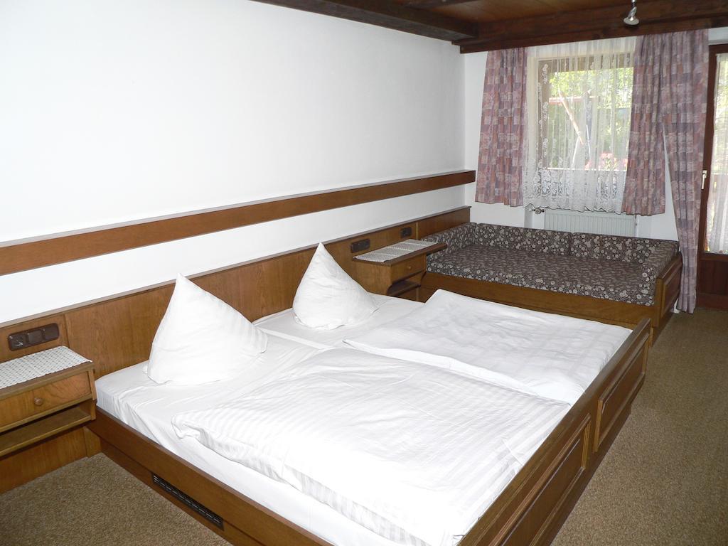 Gasthof - Pension Zur Post Achslach Room photo