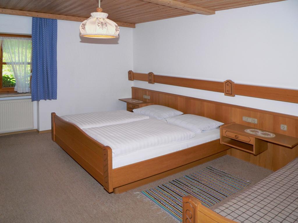 Gasthof - Pension Zur Post Achslach Room photo